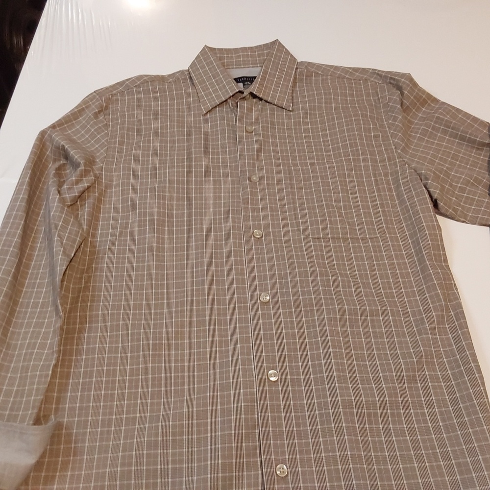 Men's  Van Heusen Shirt Size 14- 14.5